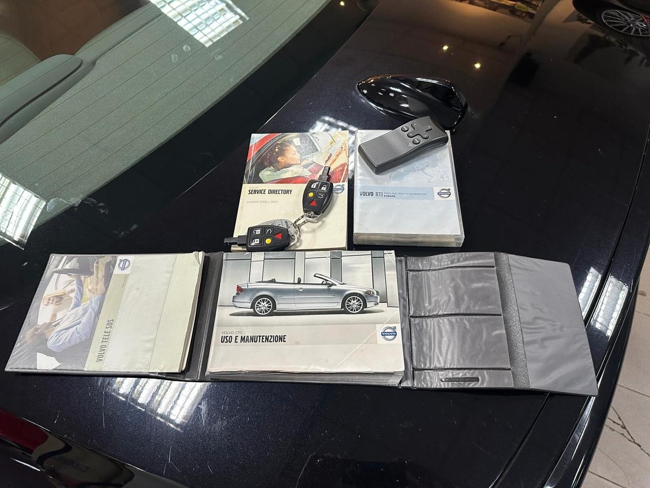 Volvo C70 2.4 D5 20V aut. Momentum TENUTA BENISSIMO