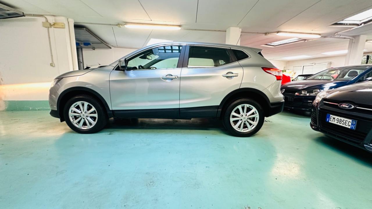 Nissan Qashqai 1.6 dCi 4x4 Tekna. Tagliandi certificati