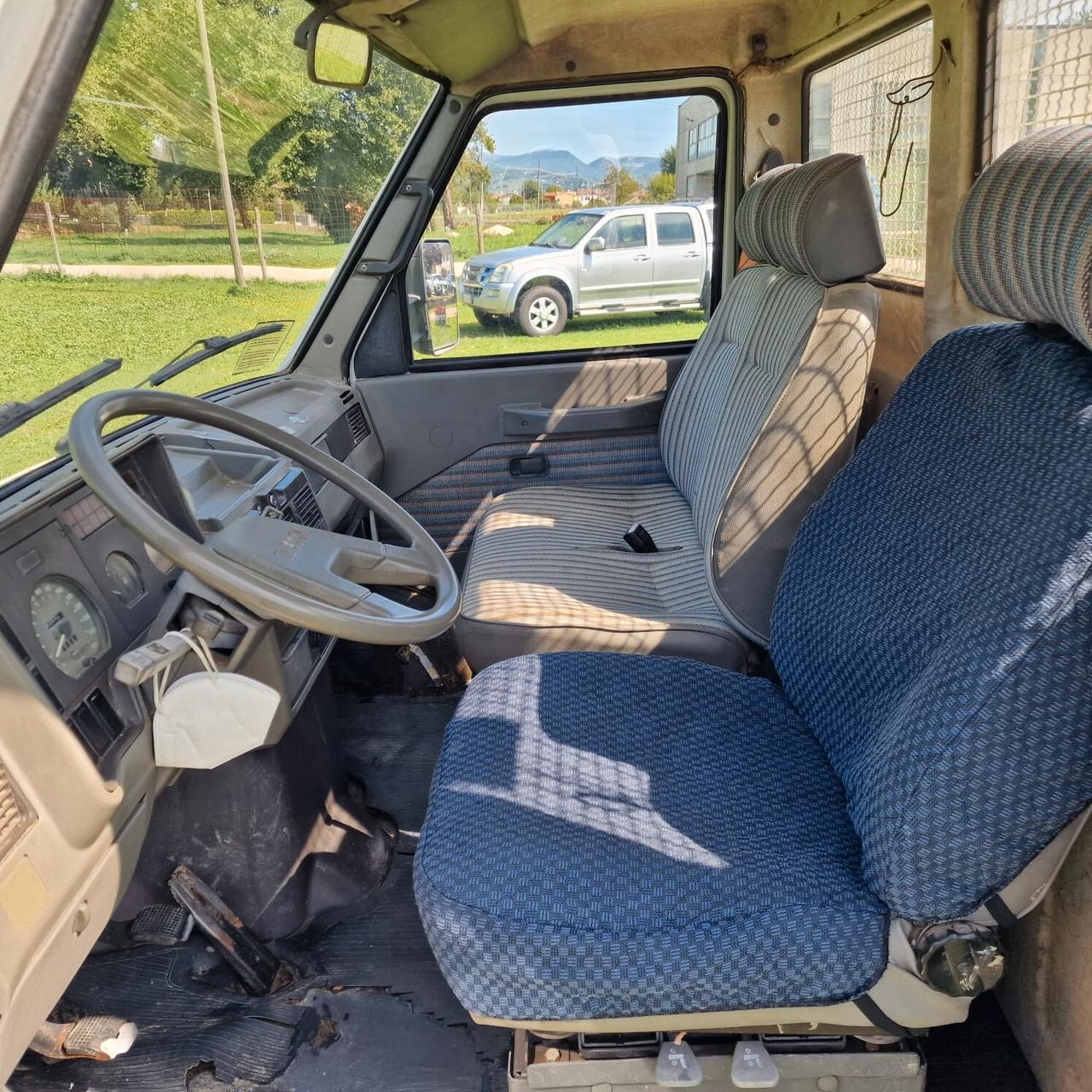 Iveco Daily 30.8 2.5 Diesel PL-TA Furg.Classic