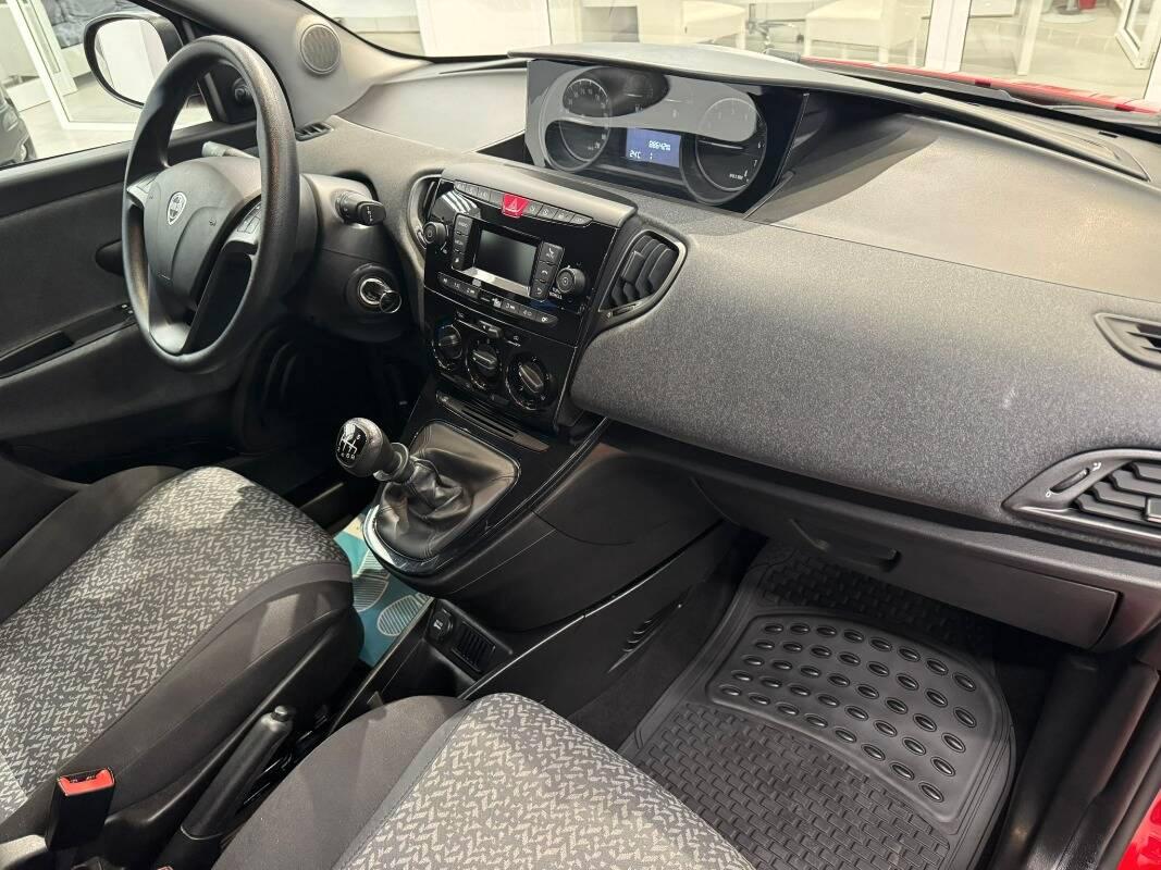 Lancia Ypsilon III 1.0 firefly hybrid Silver s&s 70cv