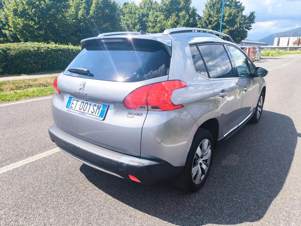 PEUGEOT 2008 1,6 HDI ALLURE- CAMBIO AUTOMATICO- KM 110000