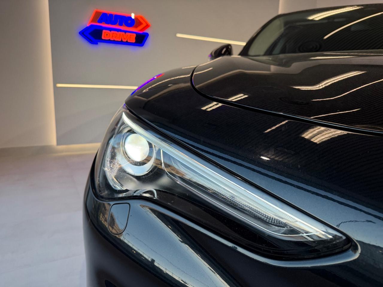 Alfa Romeo Stelvio 2.2 160 CV AT8 Business