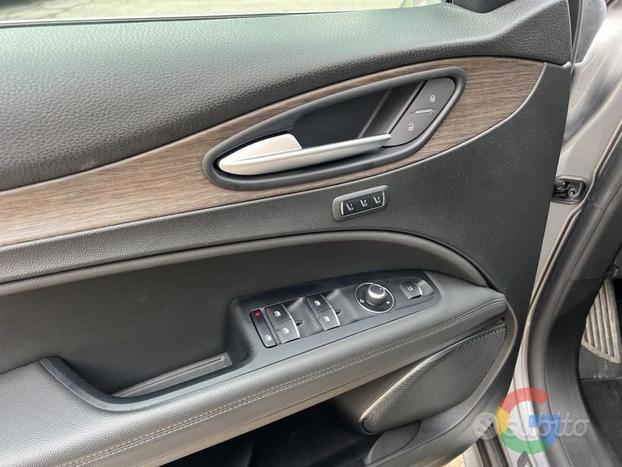 Alfa Romeo Stelvio Q4 280cv - PREZZO PROMO