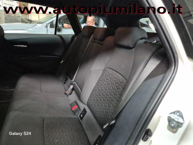 TOYOTA Corolla Touring Sports 1.8 Hybrid Business