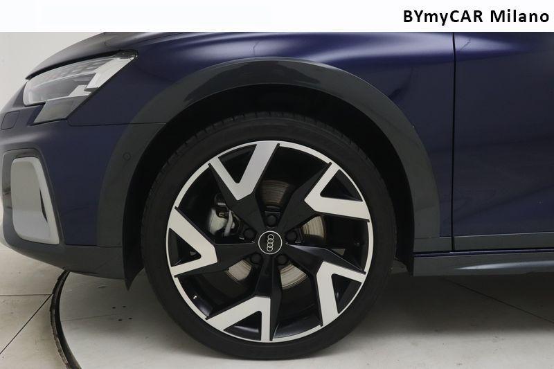 Audi A3 35 1.5 TFSI mHEV 48V Identity Contrast S tronic