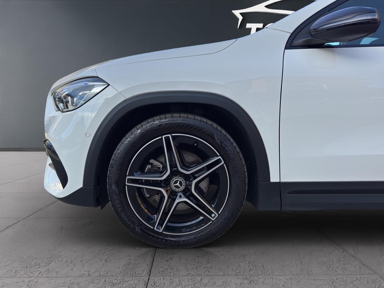 MERCEDES-BENZ GLA 180 d AUTOMATIC. PREMIUM AMG -MY23