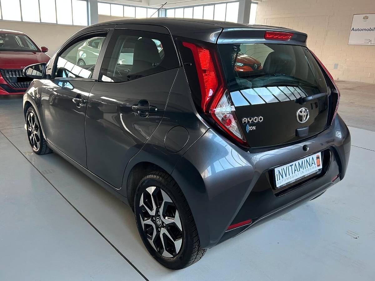Toyota Aygo Connect 1.0 VVT-i 72 CV 5 porte x-fun