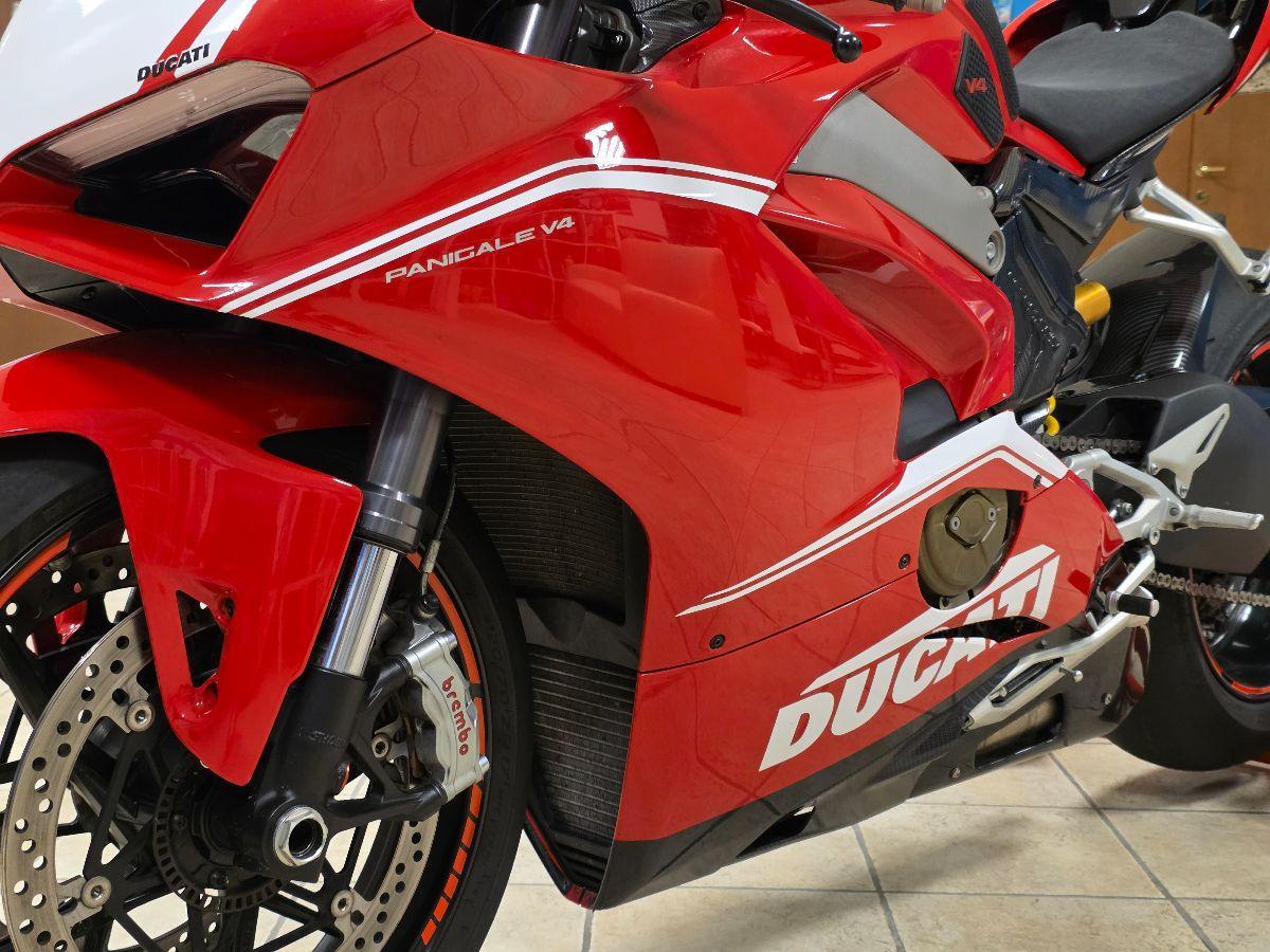 DUCATI PANIGALE V4 CON SCARICO DESMO OK