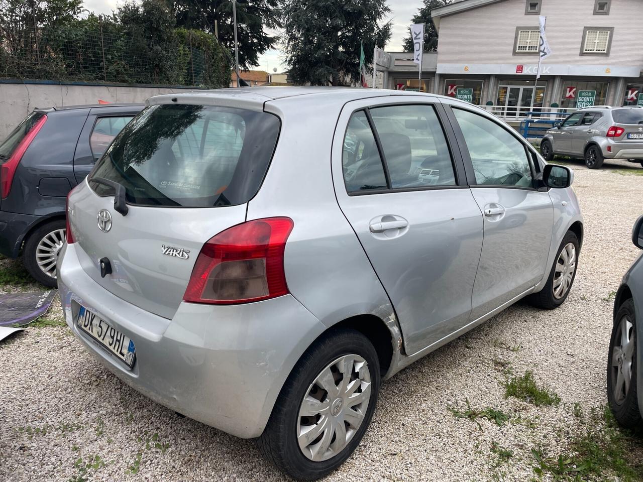 Toyota Yaris 1.0 5 porte Sol
