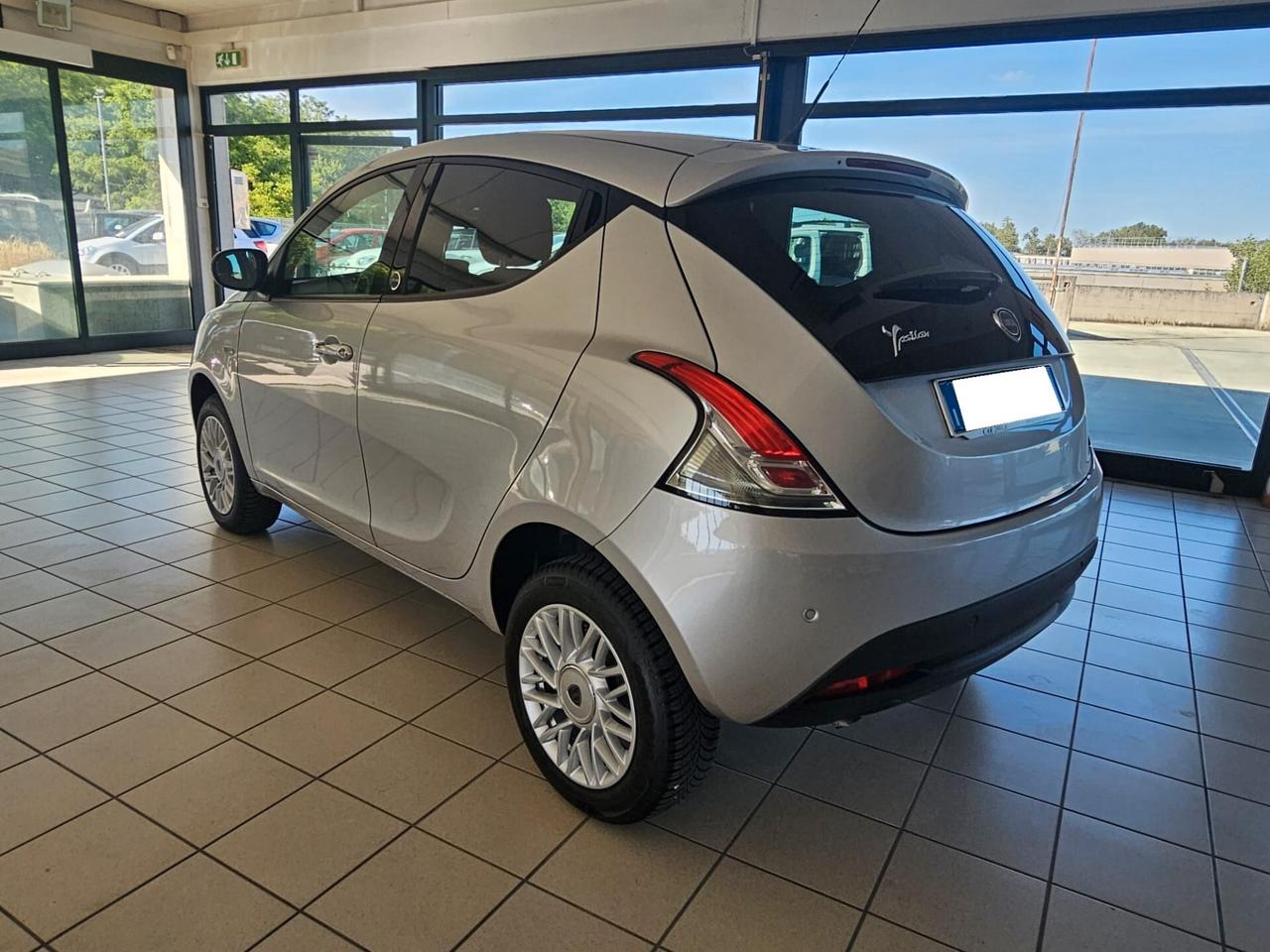 Lancia Ypsilon 0.9 TwinAir 85 CV 5 porte Metano Ecochic Gold