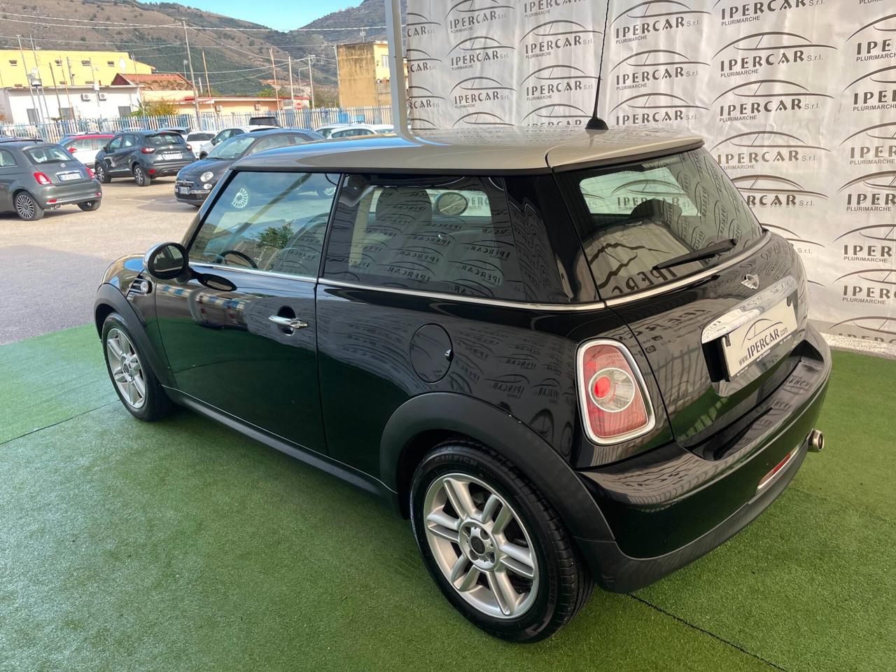 Mini Cooper D 1.6 diesel ( PER NEOPATENTATI )