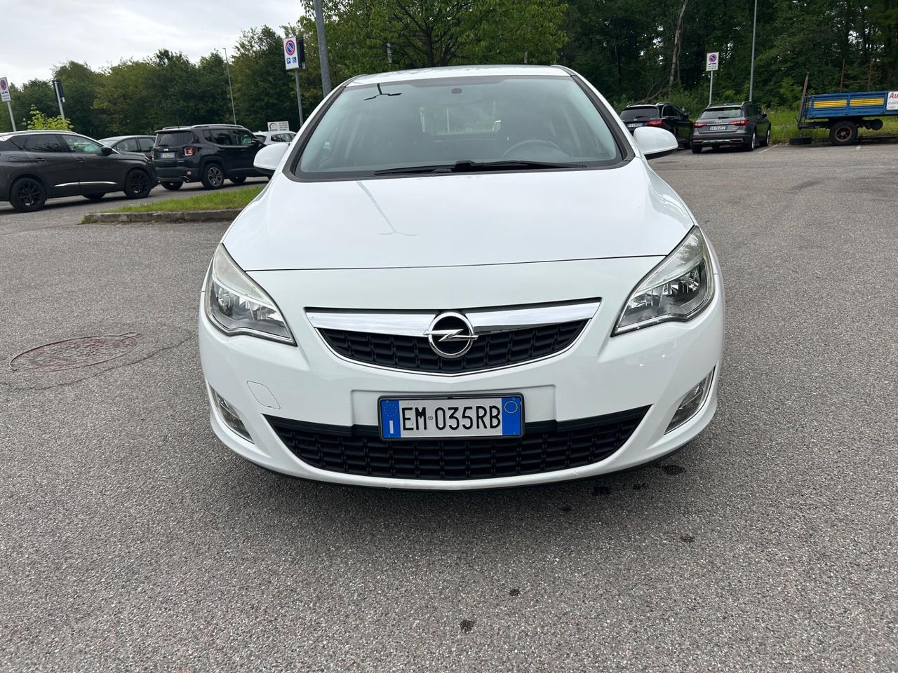 Opel Astra 1.4 100CV 5 porte Cosmo*Neo patentati *