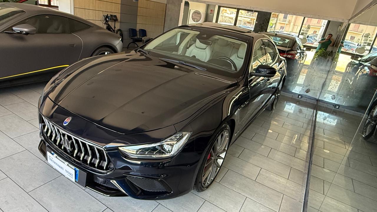 Maserati Ghibli V6 Diesel 275 CV Gransport RESTYLING