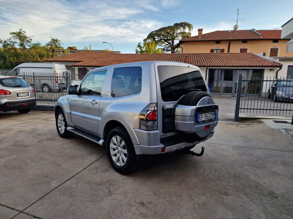 Mitsubishi Pajero 3.2 DI-D 16V 3p. Intense DPF