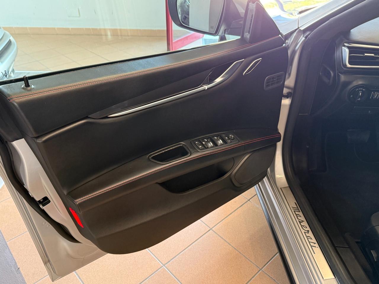 Maserati Ghibli V6 430 CV SQ4 Granlusso