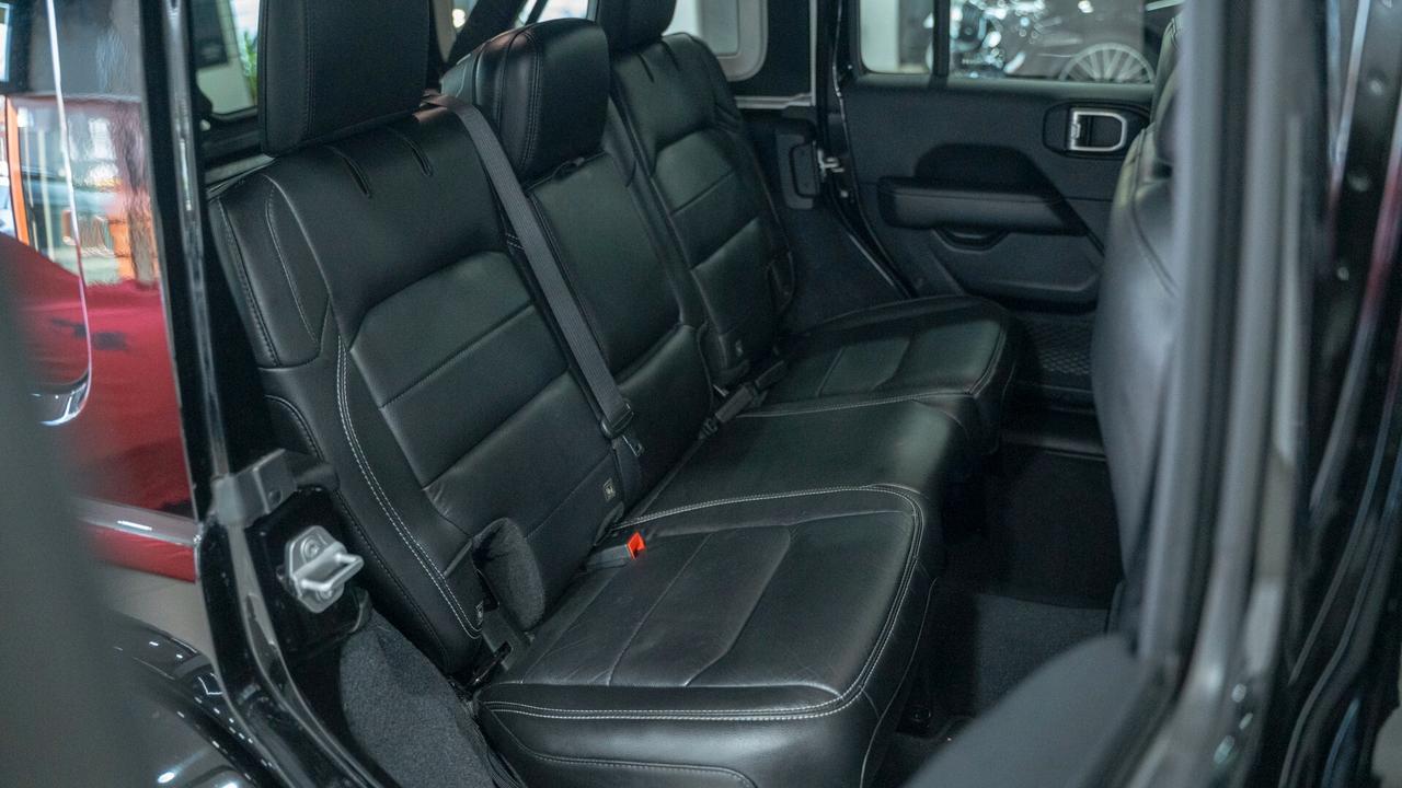 Jeep Wrangler UNLIMITED 2.2 MJT II SAHARA AUTO 200 CV XENO NAVI