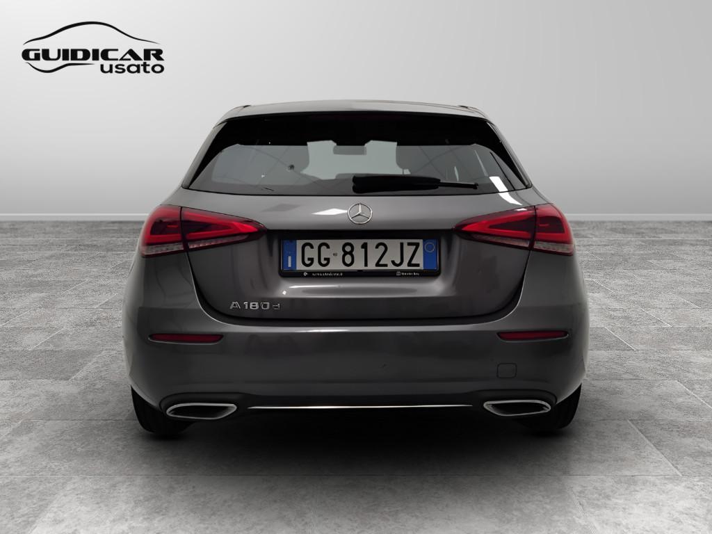 Mercedes-Benz Classe A - W177 2018 - A 180 d Sport auto