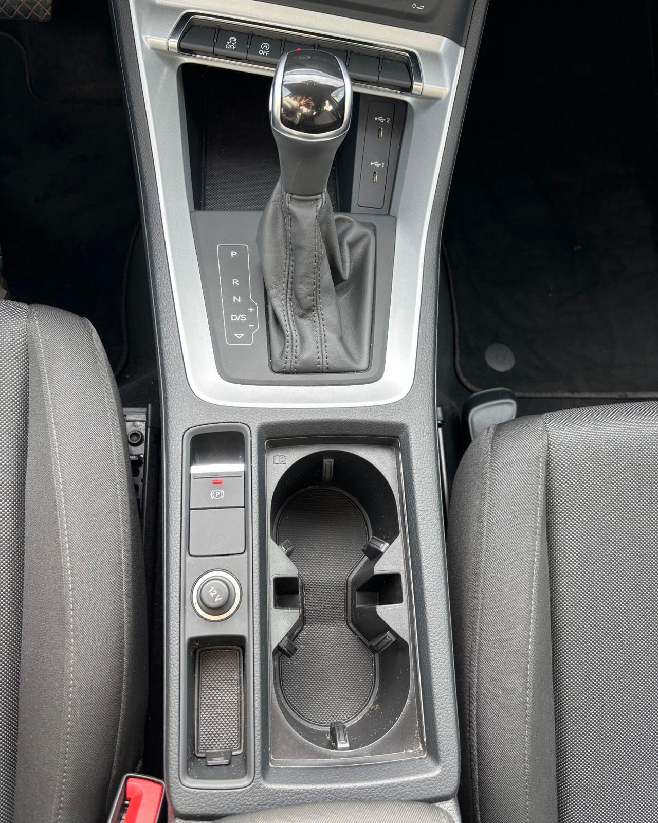 Audi Q3 35 TDI S tronic Business