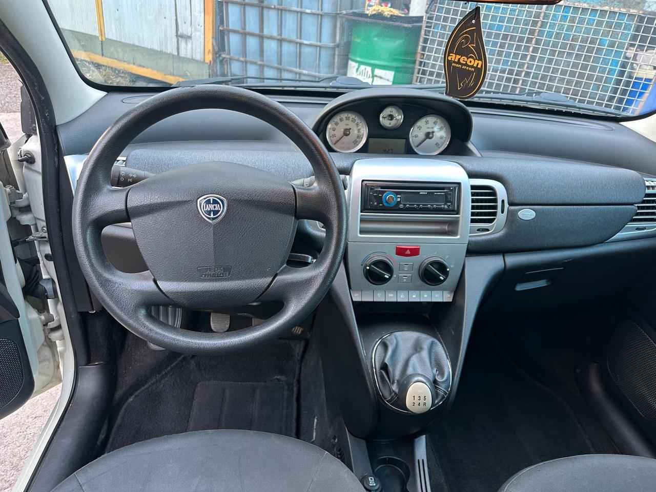 Lancia Ypsilon 1.3 MJT 75 CV Diva