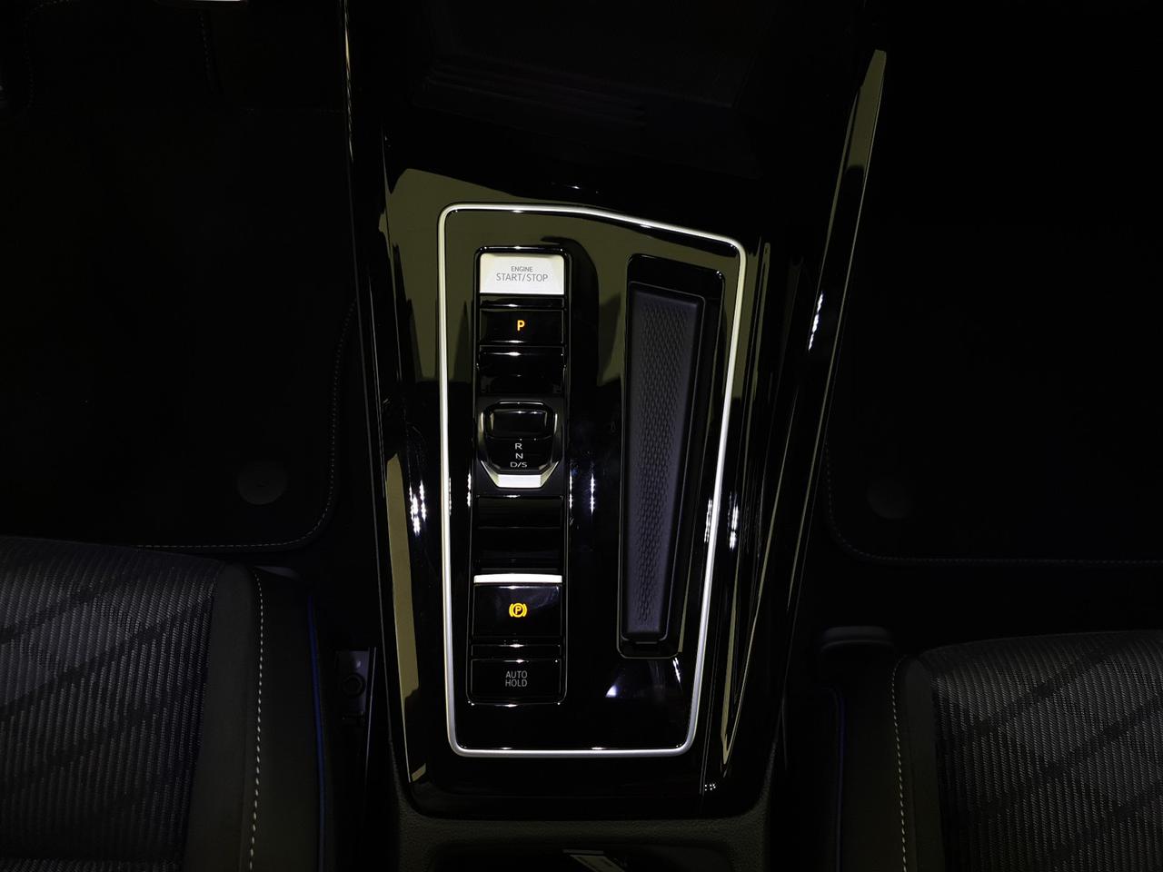 Volkswagen Golf 2.0 tdi r-line plus 150cv dsg