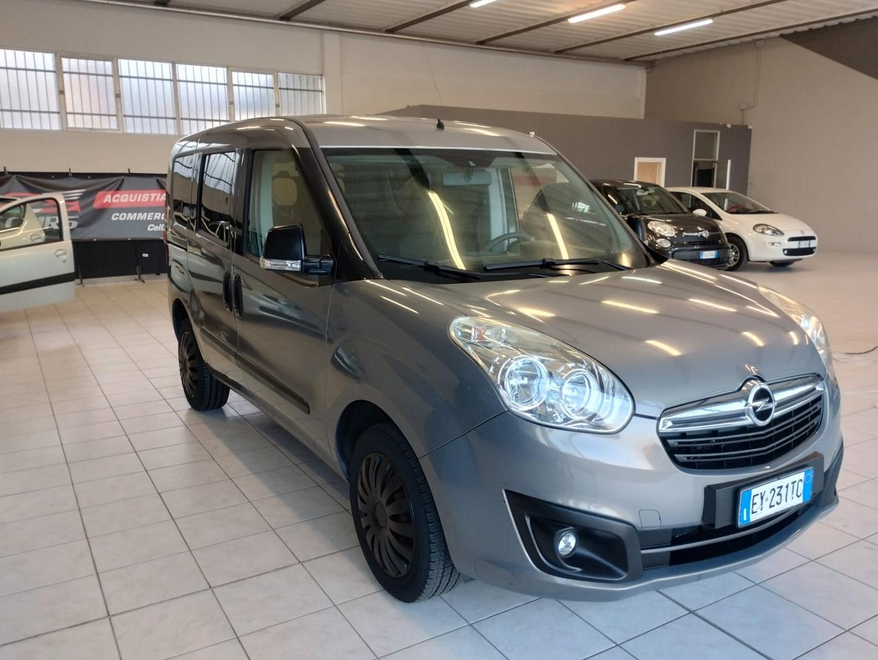 Opel Combo 1.4 95CV PC-TA Cosmo 123.000KM