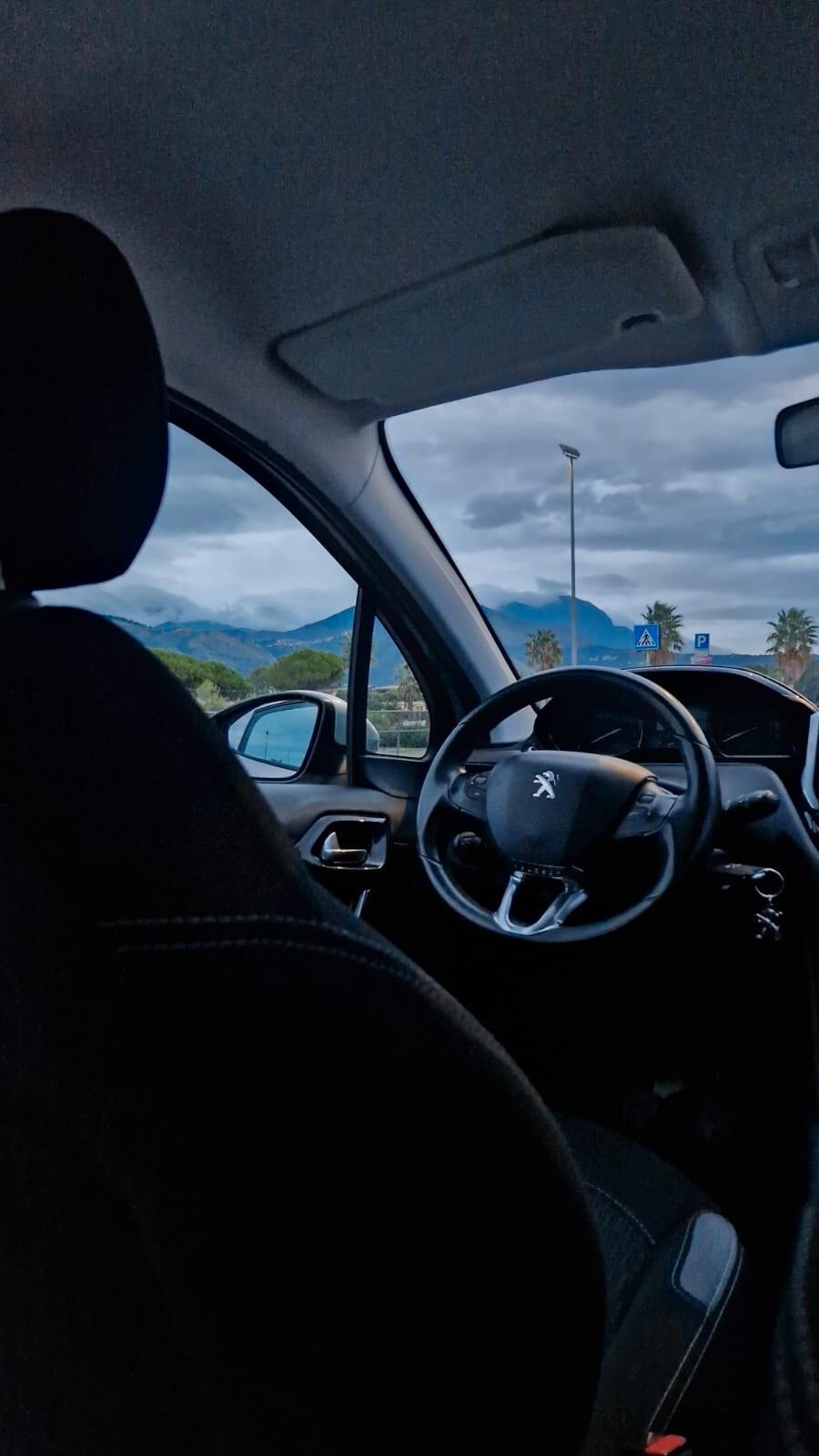 Peugeot 208 PureTech 82 5 porte Allure