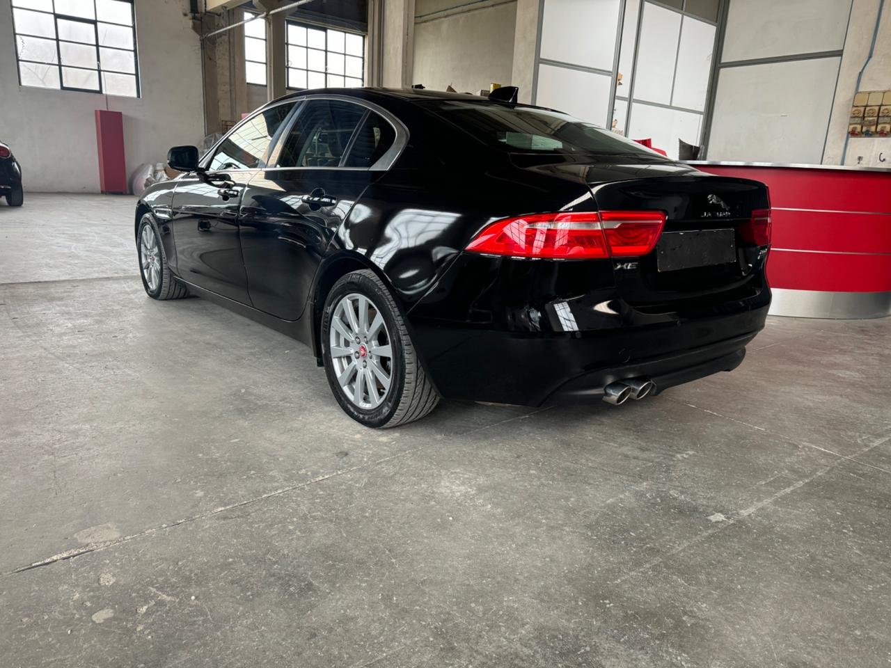 Jaguar XE 2.0 D 180 CV AWD aut. Pure