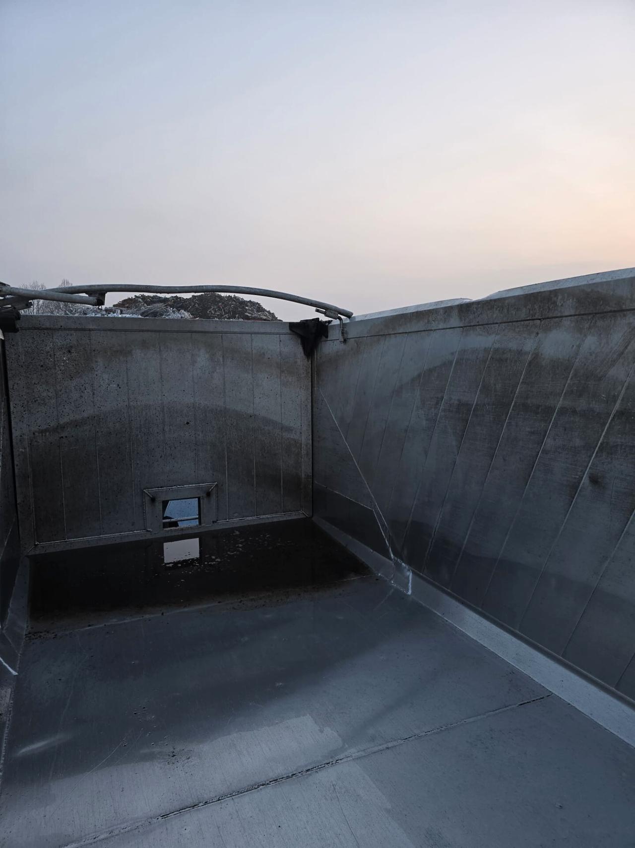 Semirimorchio vasca ribaltabile MENCI