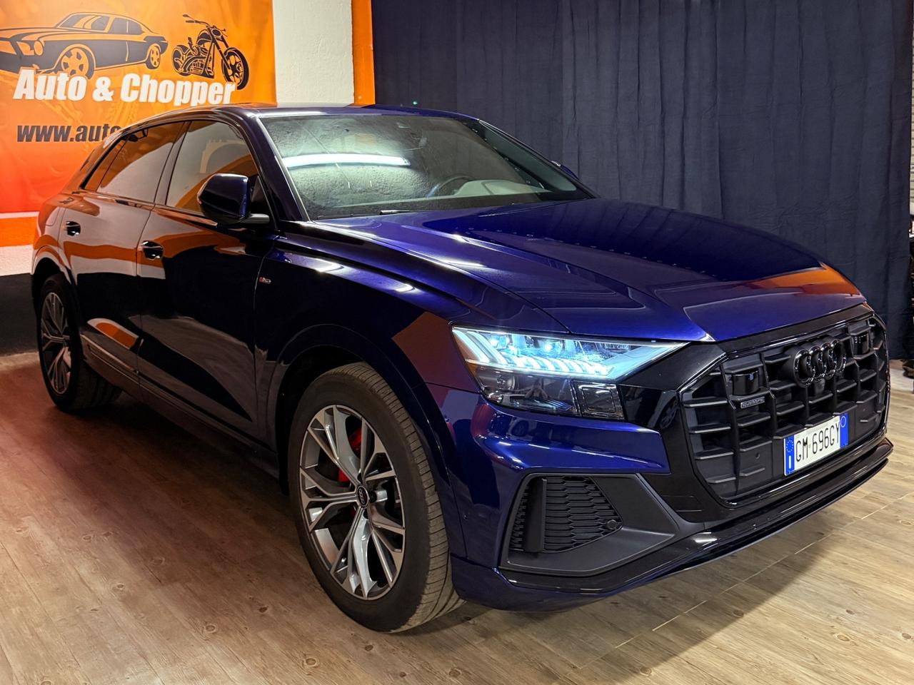 PAZZESCA AUDI Q8 S-LINE MILD-HYBRID CON SOLI 17.621 KM
