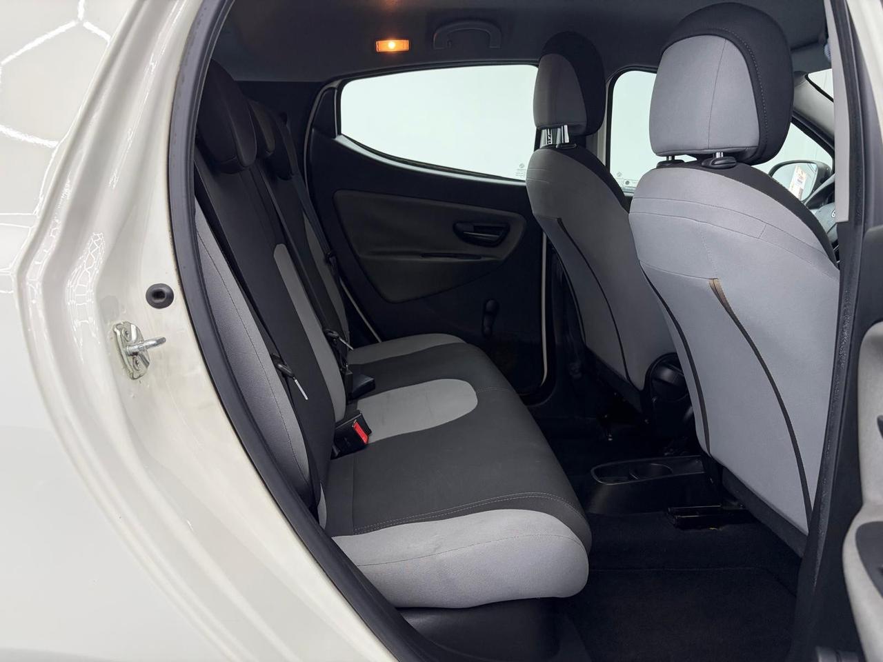 Lancia Ypsilon 1.2 69 CV 5 porte S&S Platinum