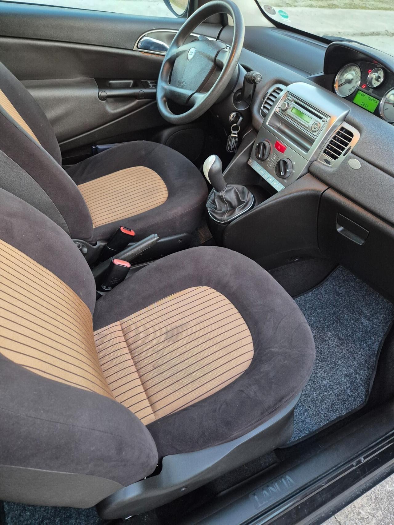 Lancia Ypsilon 1.3 MJT 75 CV