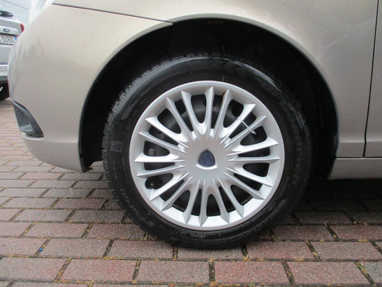 Lancia Ypsilon 3 Porte Ypsilon 1.2 8v Oro Plus OK NEOPAT.