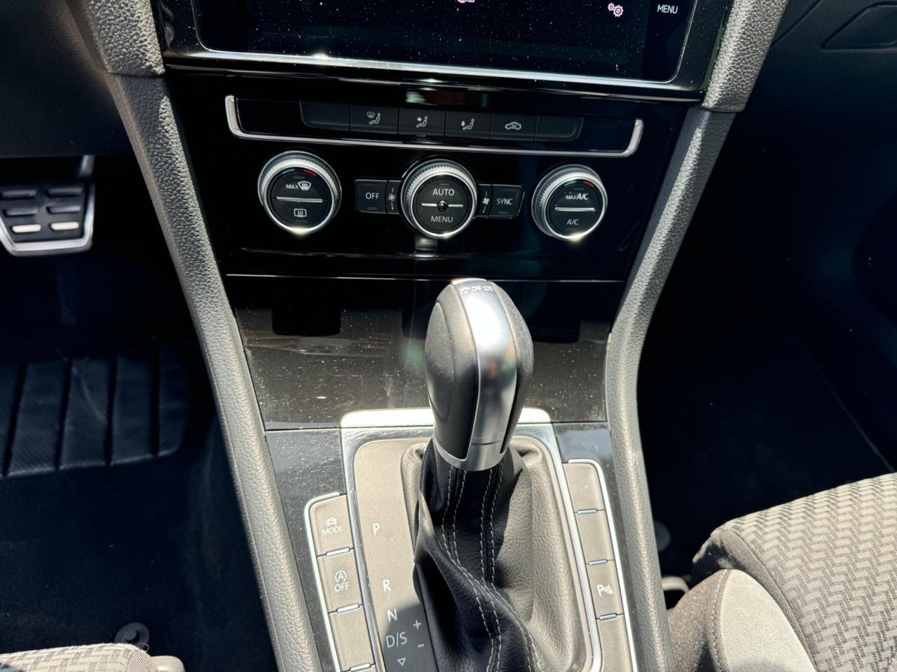 Volkswagen Golf 2.0 TDI 150cv DSG 5p. R-Line