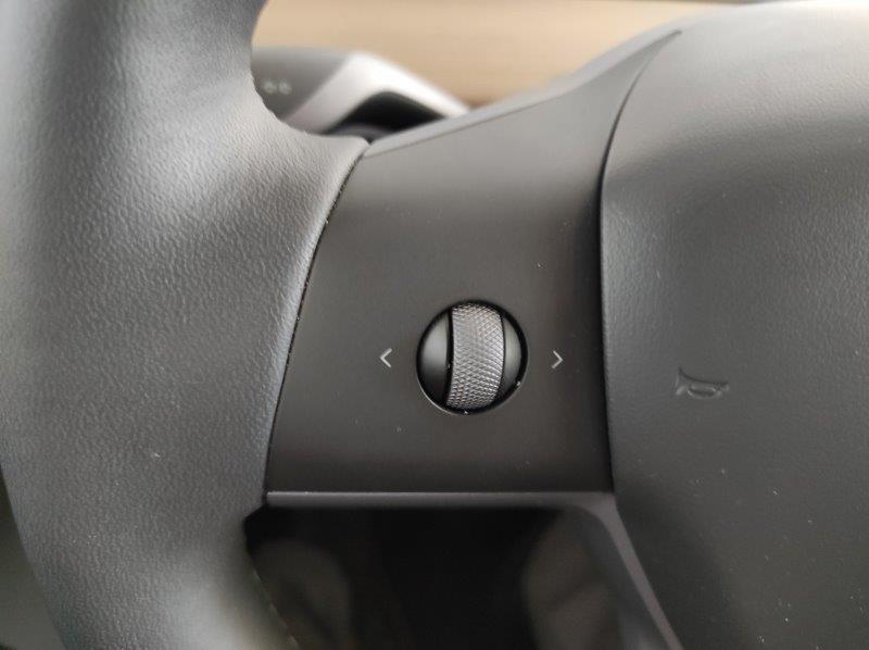 TESLA Model Y - Model Y AWD Performance