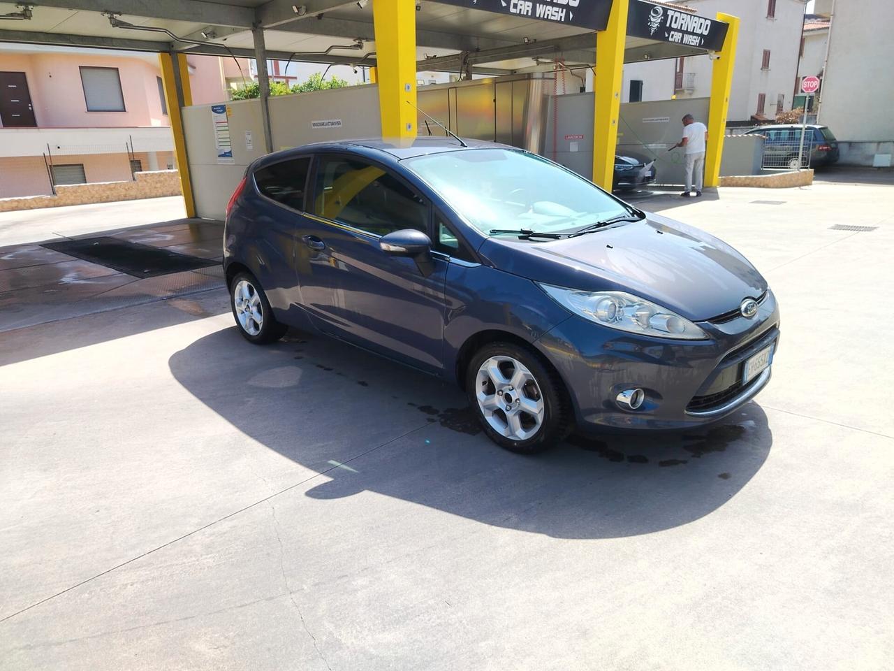 Ford Fiesta 1.4 TDCi 70CV 3 porte Titanium 2012