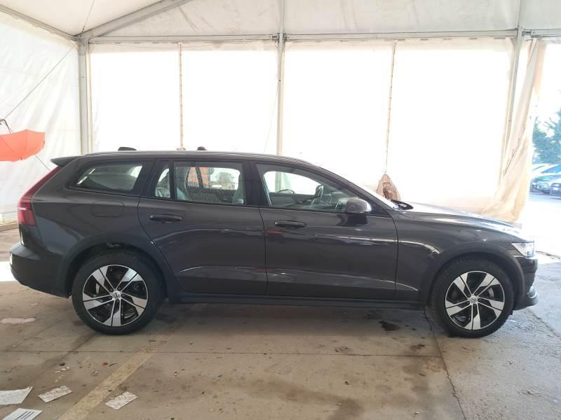 Volvo V60 2.0 B4 Core AWD automatico