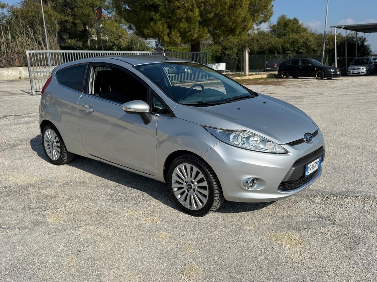Ford Fiesta Titanium 1.2 benzina Unipro NEOPATENTATI