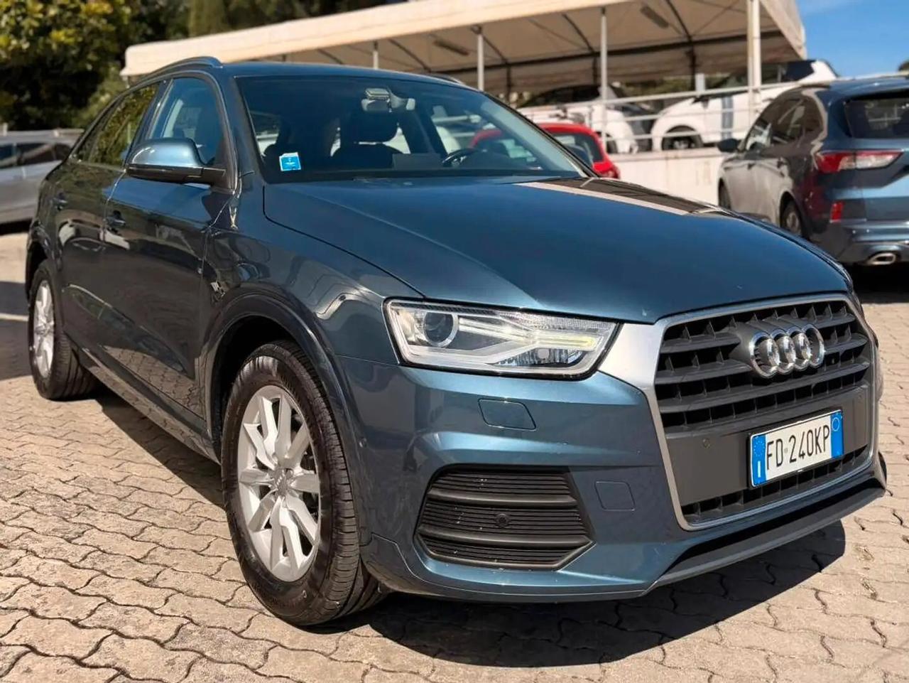 Audi Q3 2.0 TDI 120 CV Business