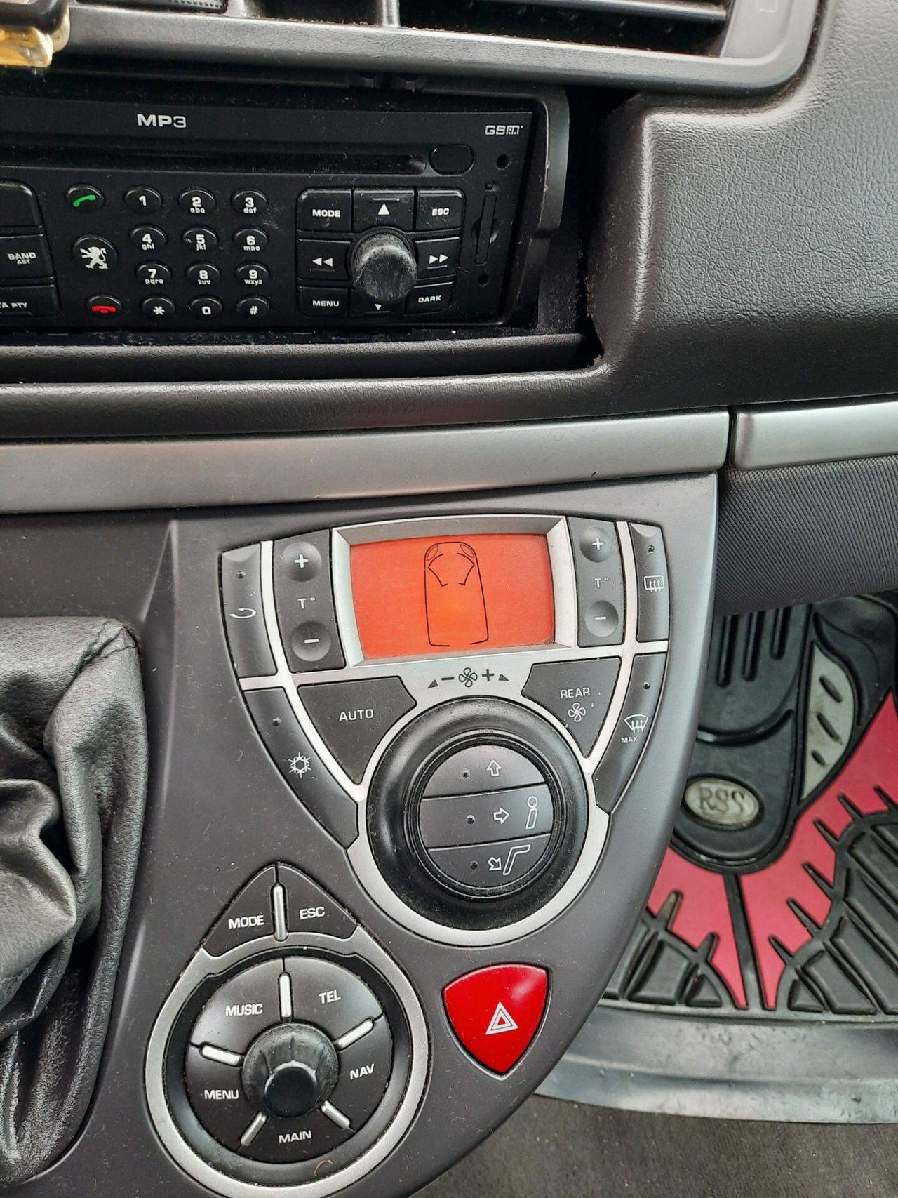 Peugeot 807 2.0 HDi FAP SV 7 POSTI
