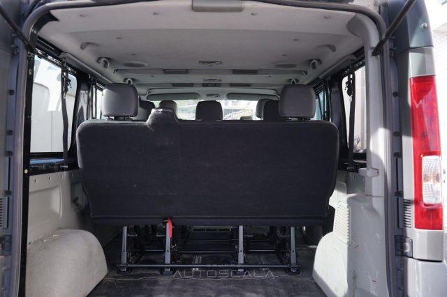 RENAULT Trafic T27 2.5 dCi 150cv PC-TN Passenger