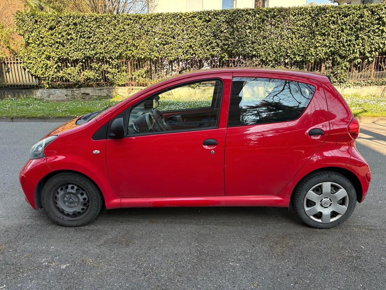 Toyota Aygo 1.0 12V VVT-i 5 porte benzina