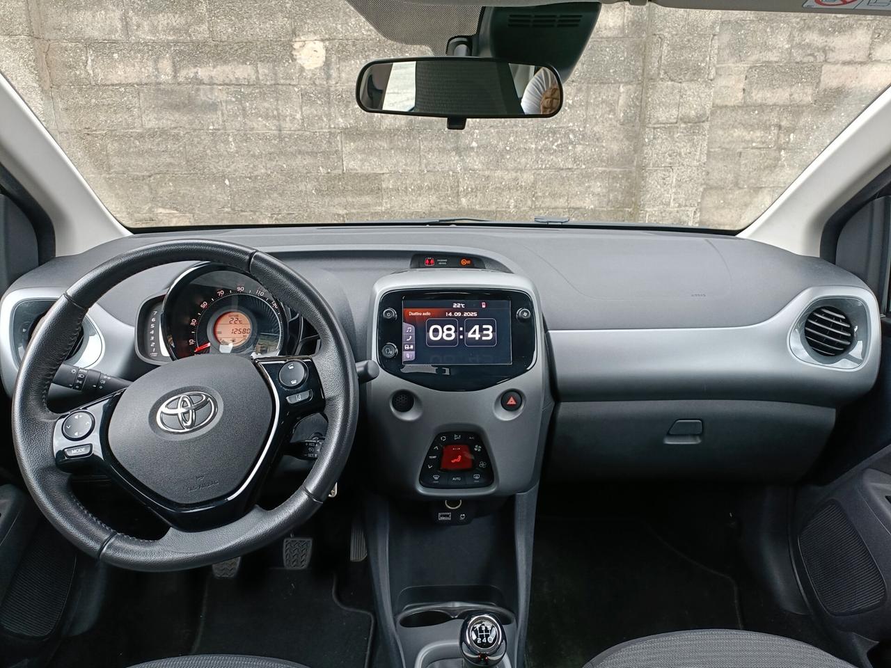 Toyota Aygo Connect 1.0 VVT-i 72 CV 5 porte x-play