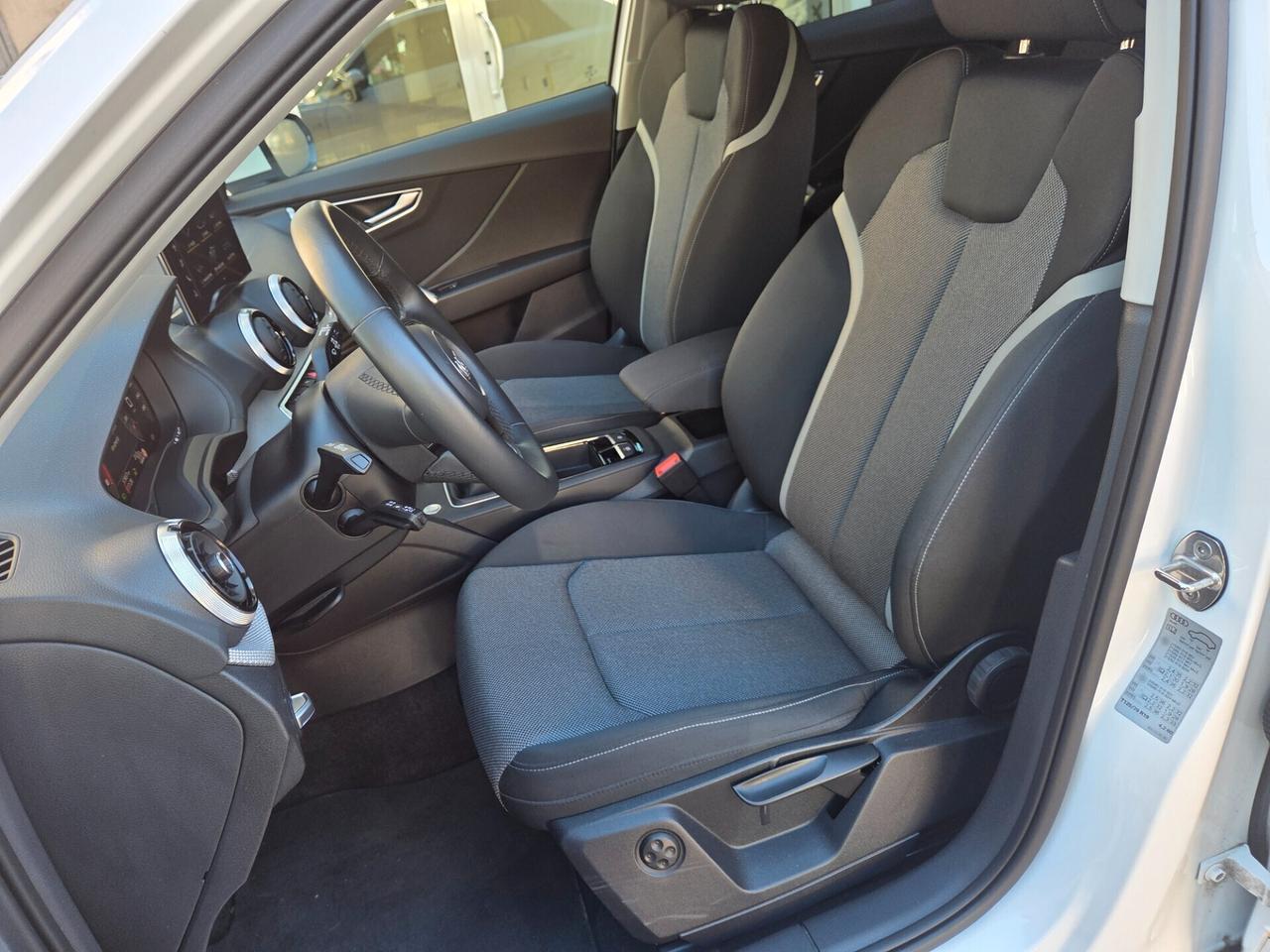 Audi Q2 30 TDI IDENTITY BLACK