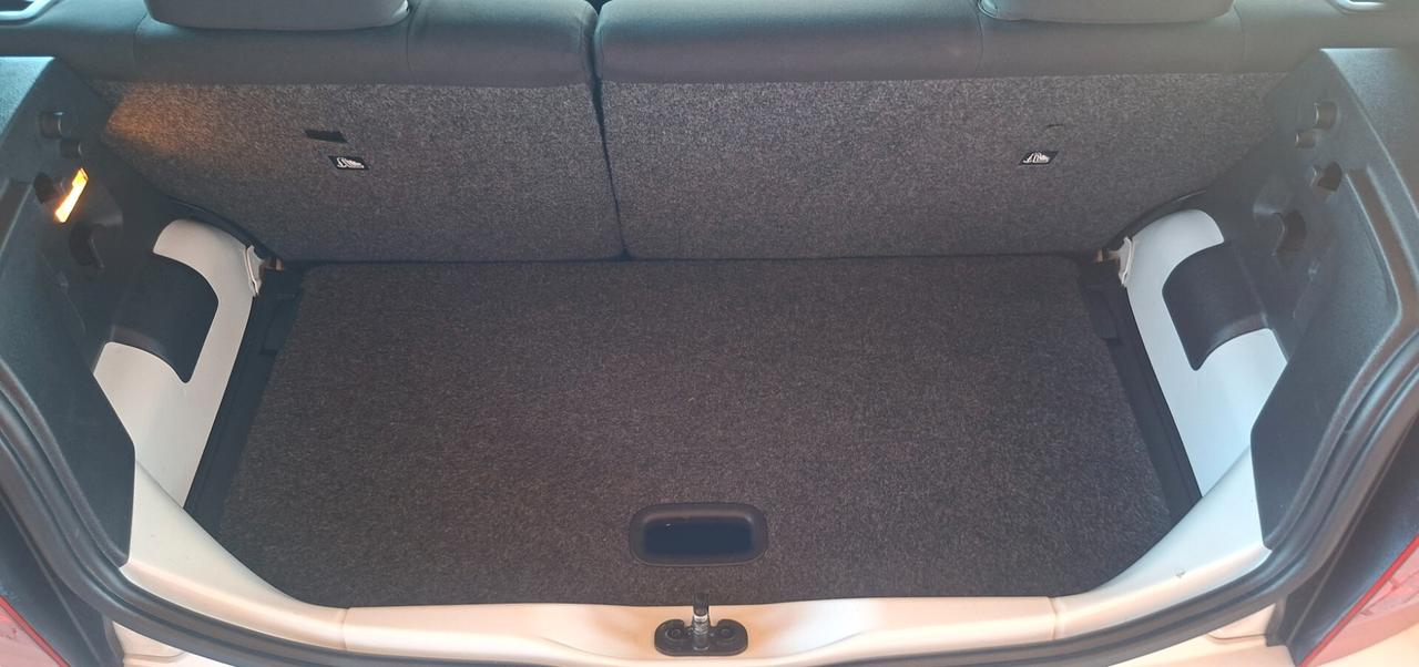 Volkswagen up! 1.0 5p. move GARANZ 12 MESI NO OBBLIGO FINANZIAMENTO PREZZO REALE