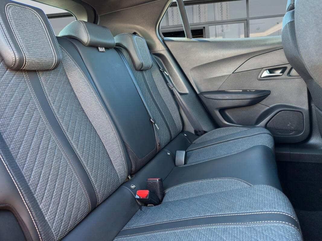 Peugeot 2008 1.2 puretech Allure s&s 100cv con CarPlay