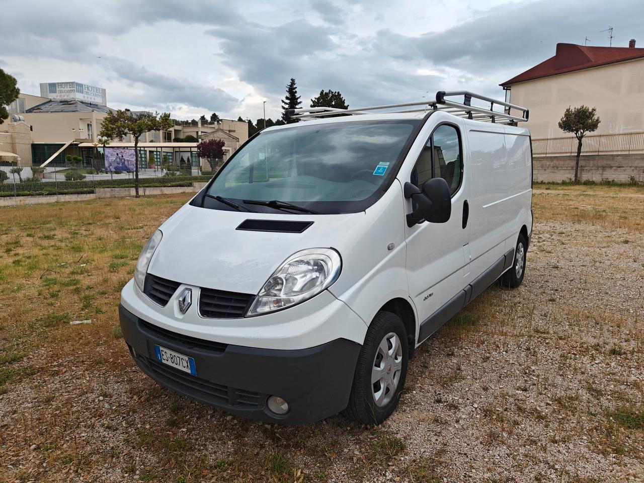 RENAULT TRAFIC 2.0 DIESEL