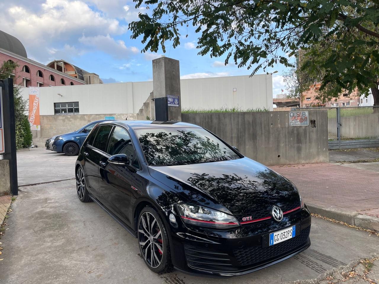 Volkswagen Golf GTI 230 CV Performance 2.0 TSI DSG 5p.