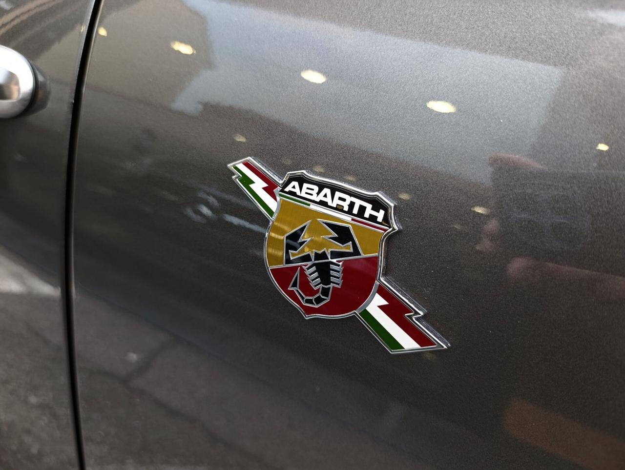 Abarth 595 1.4 t-jet 165cv km 26.940 nuova! Garanzia Abarth!