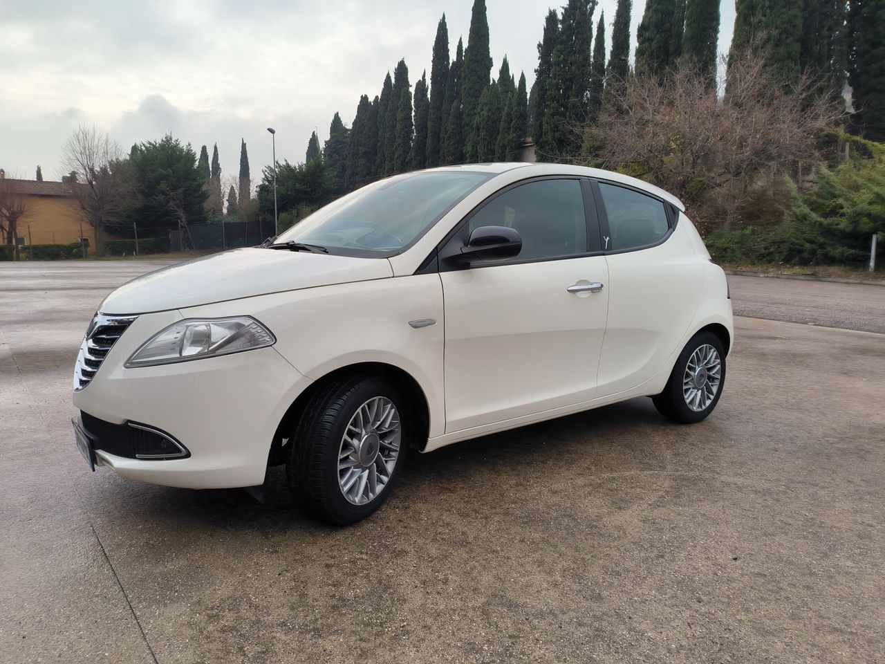 Lancia Ypsilon 1.2 69 CV 5 porte S&amp;S Gold