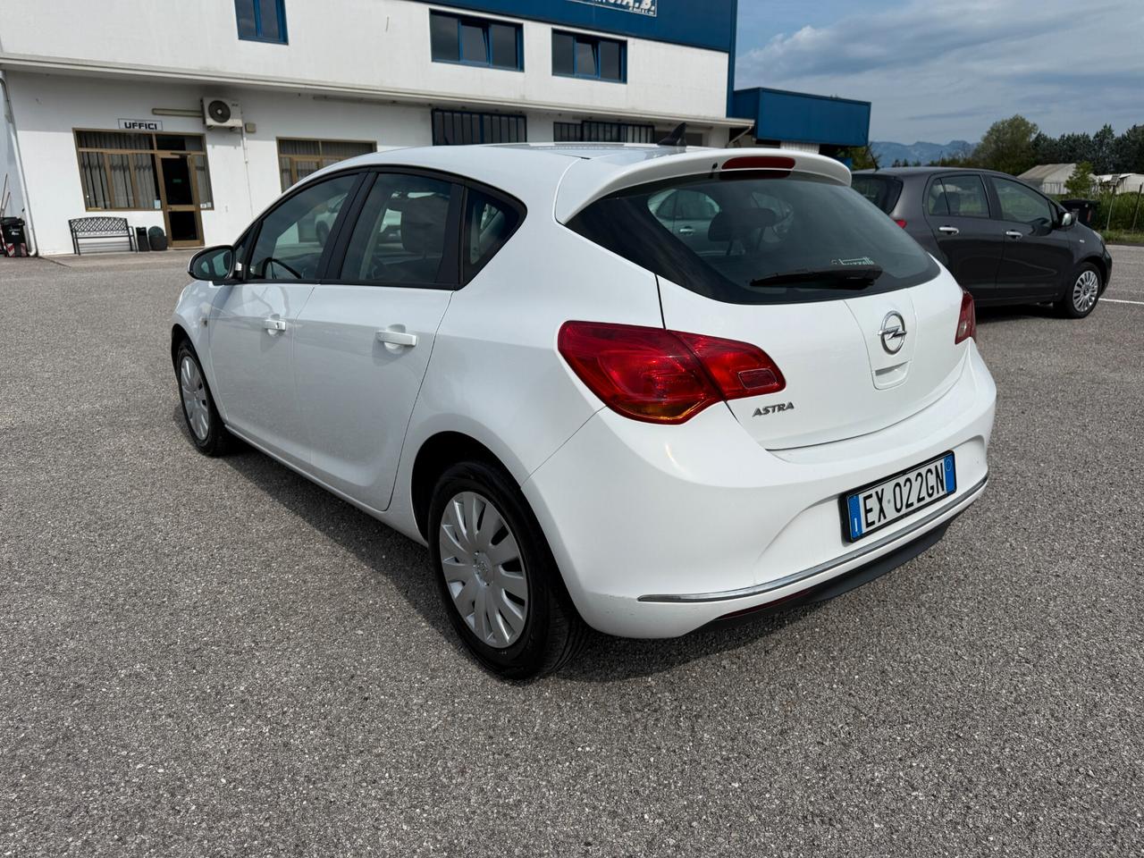 Opel Astra 1.4 100CV 4 porte Elective